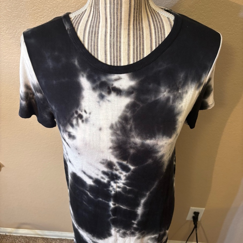 Caution To The Wind Dress Small Black & White Tie-Dye Short Sleeve Midi Hi-Low - Picture 2 of 14